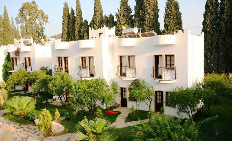 Safir Hotel Битез Экстерьер фото