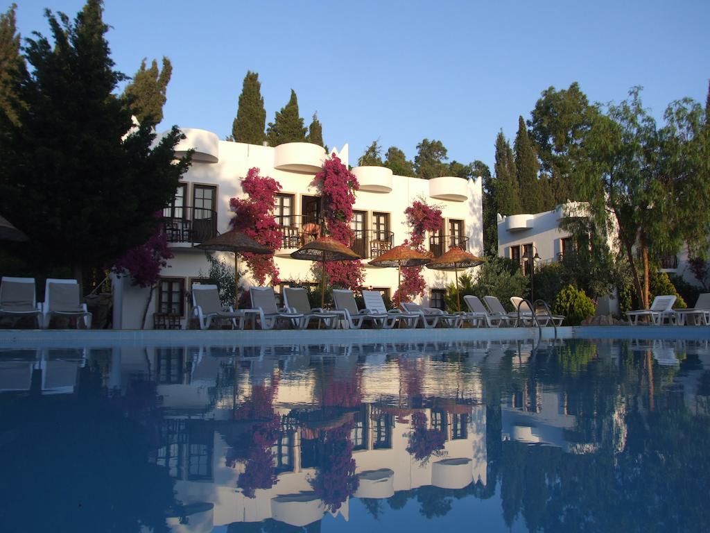Safir Hotel Битез Экстерьер фото